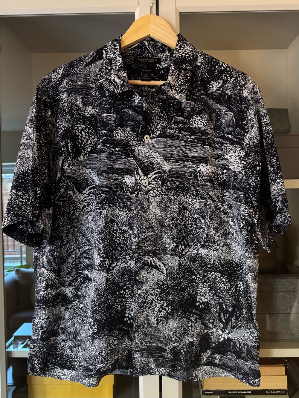 Banana Republic Black & White Painterly Graphic Button-Up